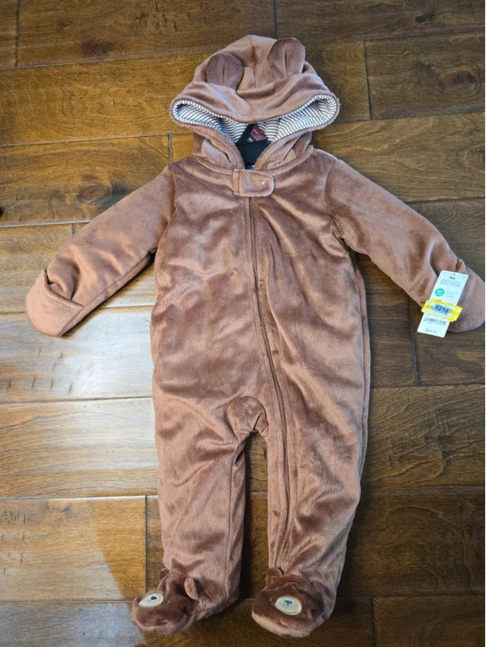 9m brand new baby snowsuit from carter's item. 218G2